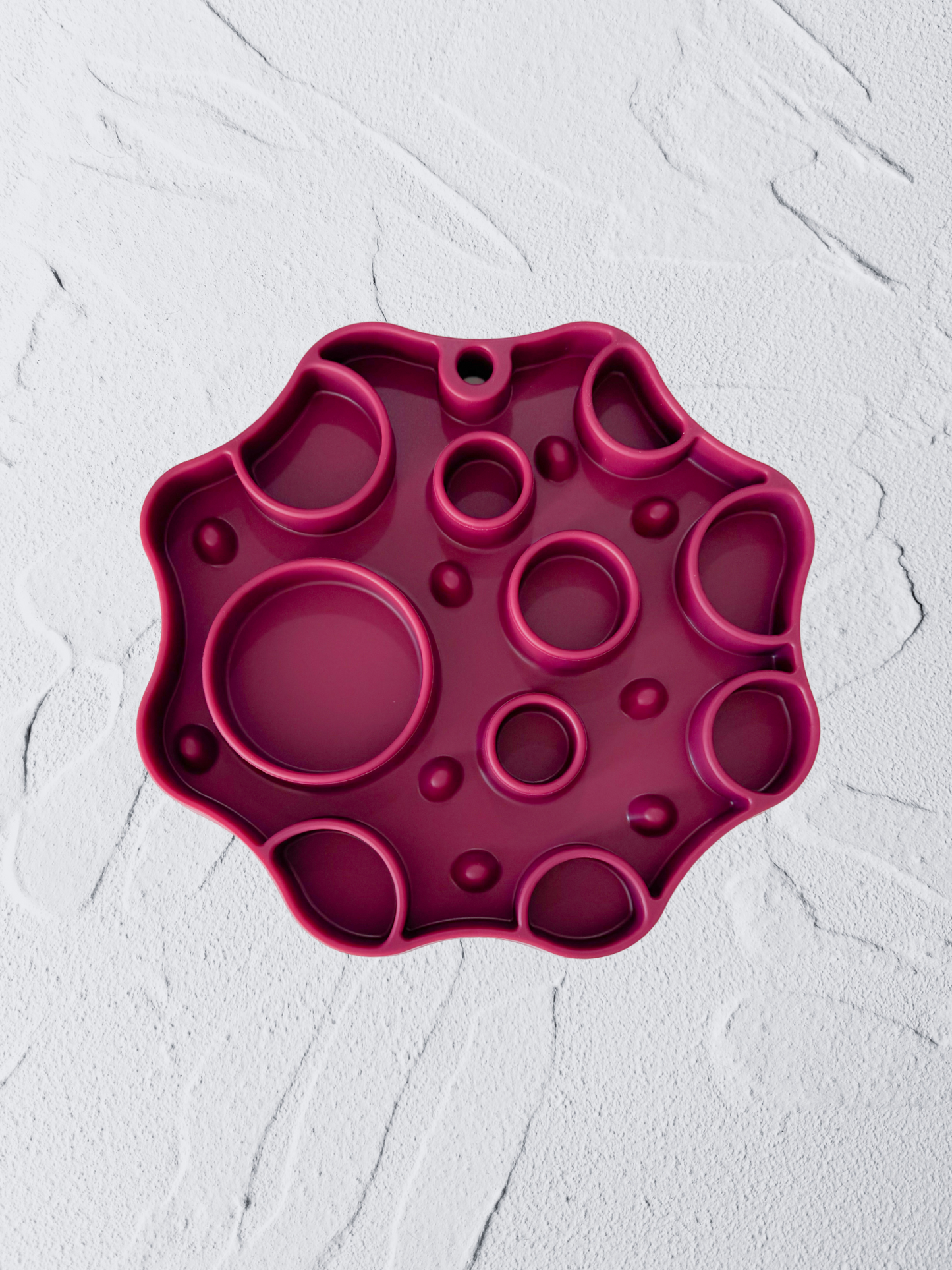 the poppy feeder (maroon)