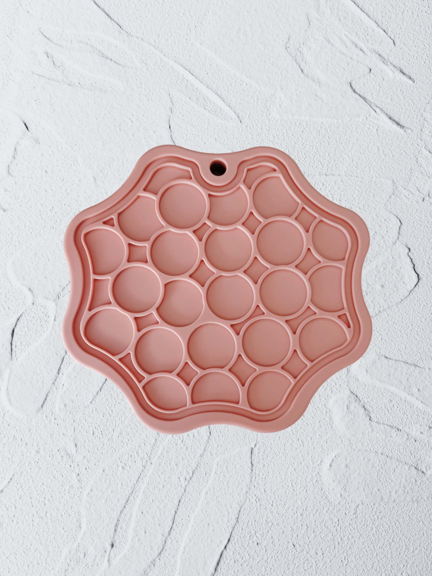 the poppy feeder (pink)