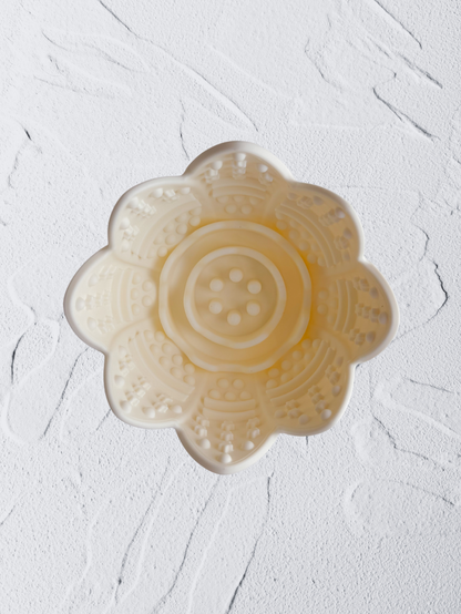 the bossam feeder (coconut)