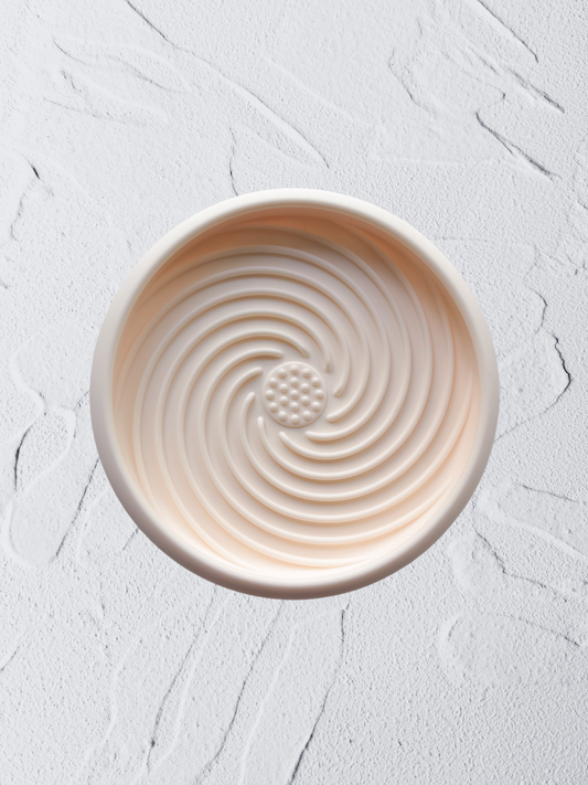 the toto slow feeder in cream