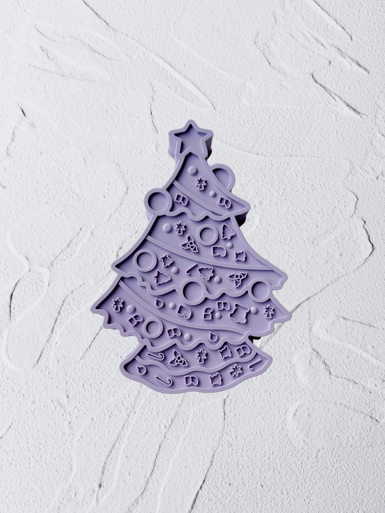 tree-mendous christmas feeder (wisteria) (christmas special)