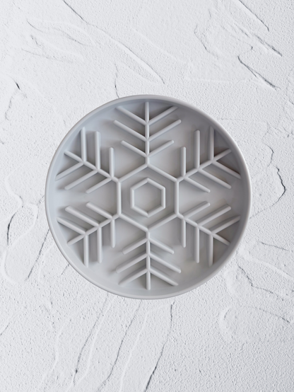 up to snow good feeder (snow) (christmas special)